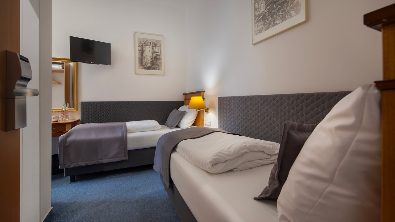 STW - 102 - pokoj 1.jpg